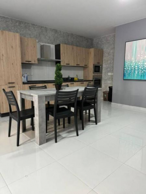 Amadeo Suites